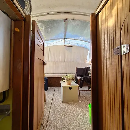 Clovis Bateau-hôtel *